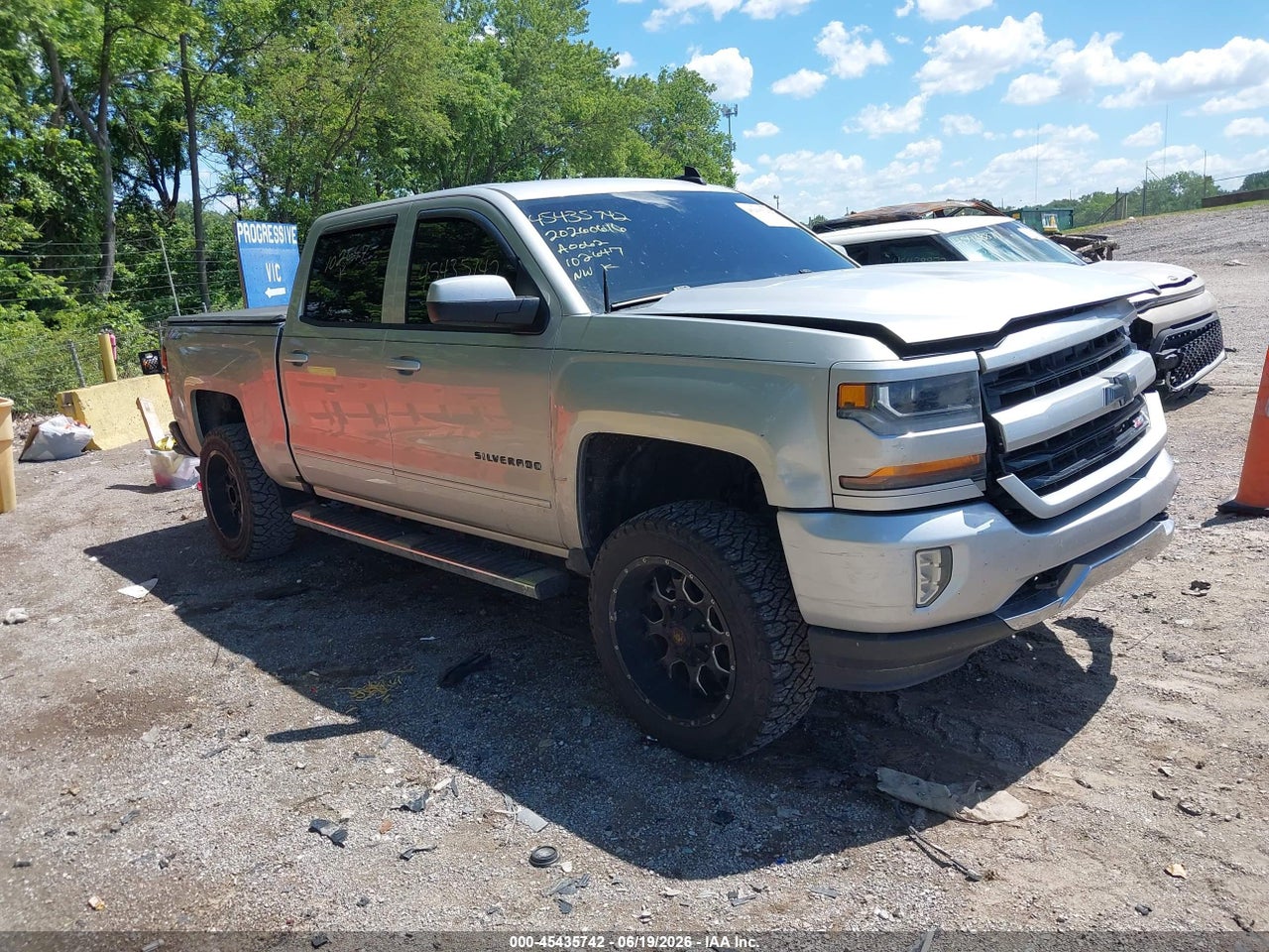 3GCUKRECXJG****** · 2018 CHEVROLET SILVERADO 1500 LT