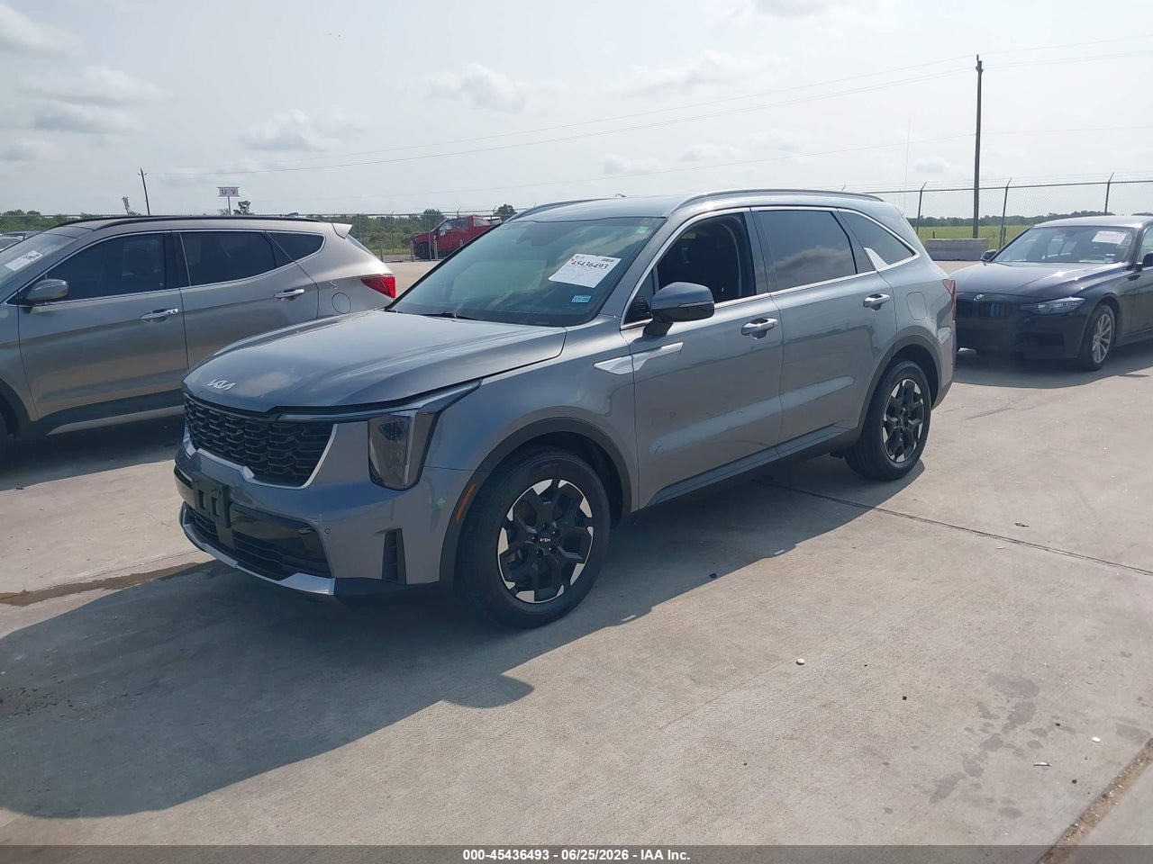 2025 KIA SORENTO S · 2/11