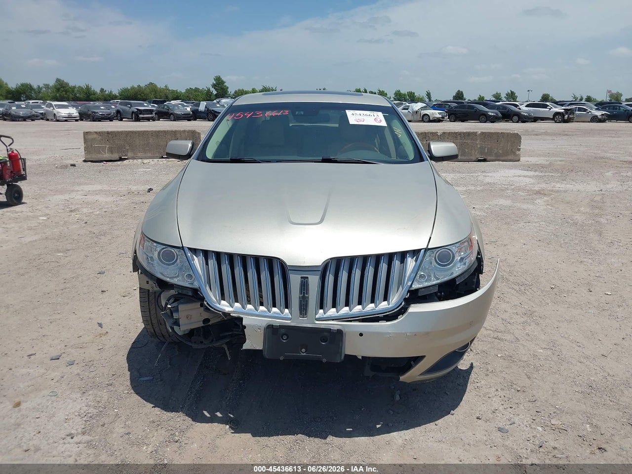 2011 LINCOLN MKS   · 6/11