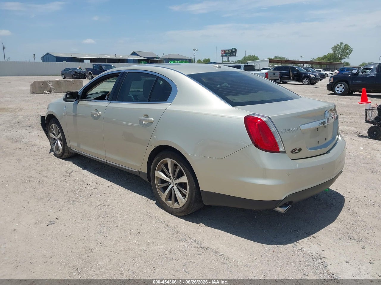 2011 LINCOLN MKS   · 3/11
