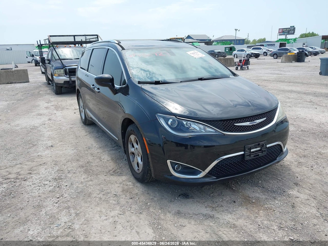 2C4RC1EG6HR****** · 2017 CHRYSLER PACIFICA TOURING-L PLUS