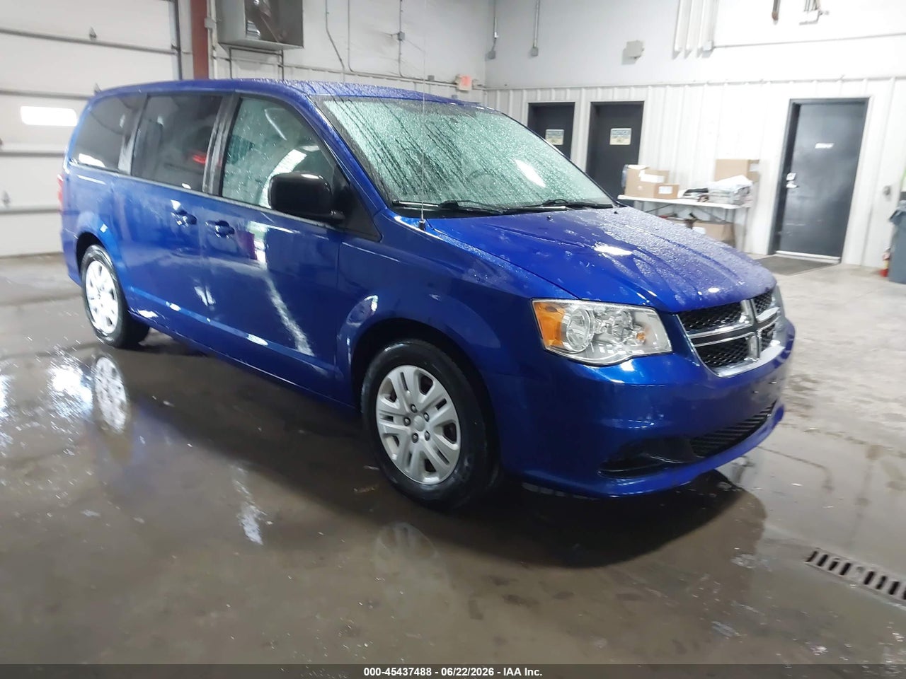 2C4RDGBG7JR****** · 2018 DODGE GRAND CARAVAN SE