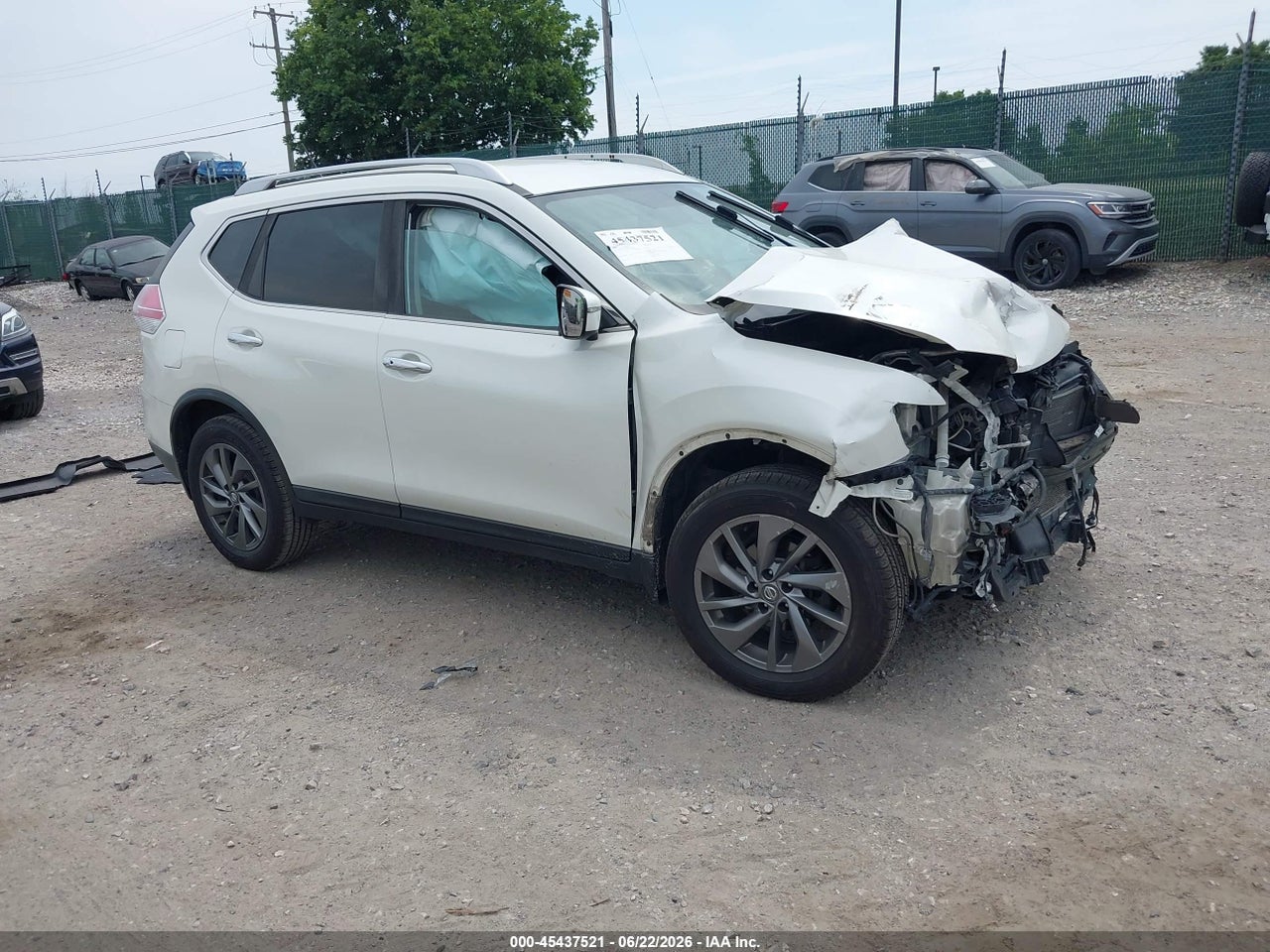KNMAT2MV9GP****** · 2016 NISSAN ROGUE SL