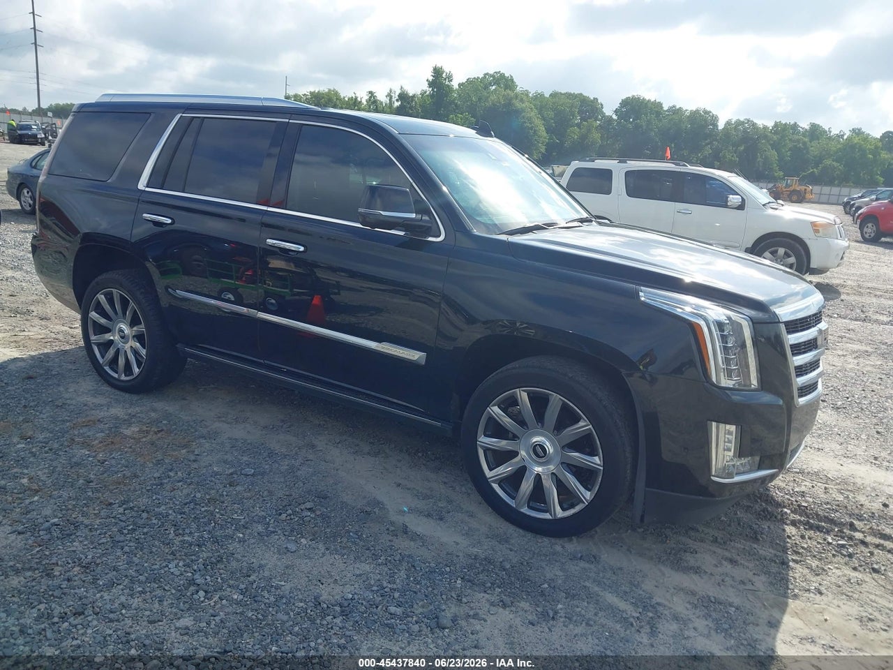 1GYS3CKJ0JR****** · 2018 CADILLAC ESCALADE PREMIUM LUXURY