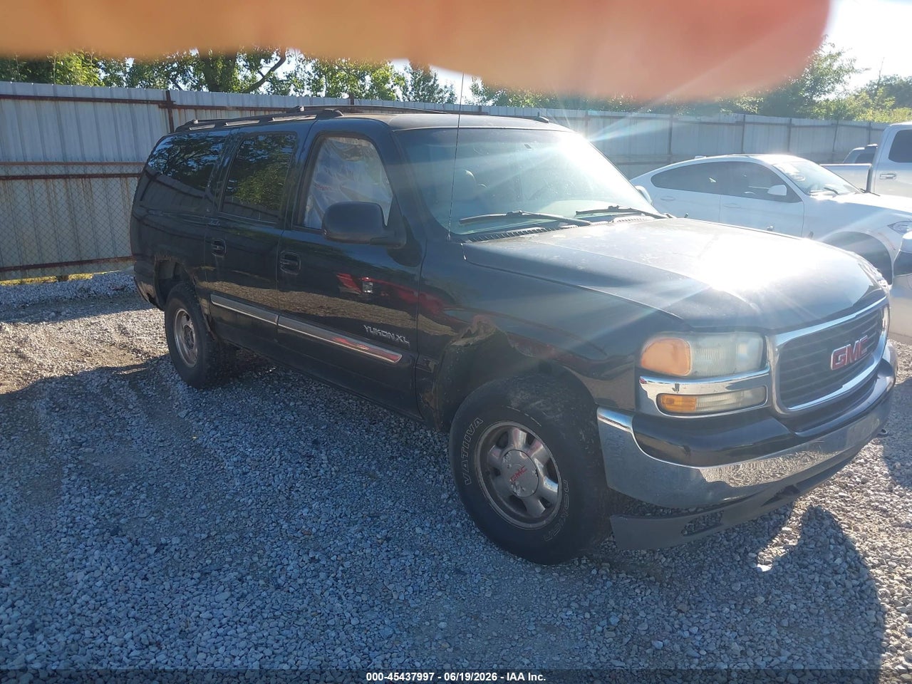 3GKFK16Z02G****** · 2002 GMC YUKON XL 1500 SLT