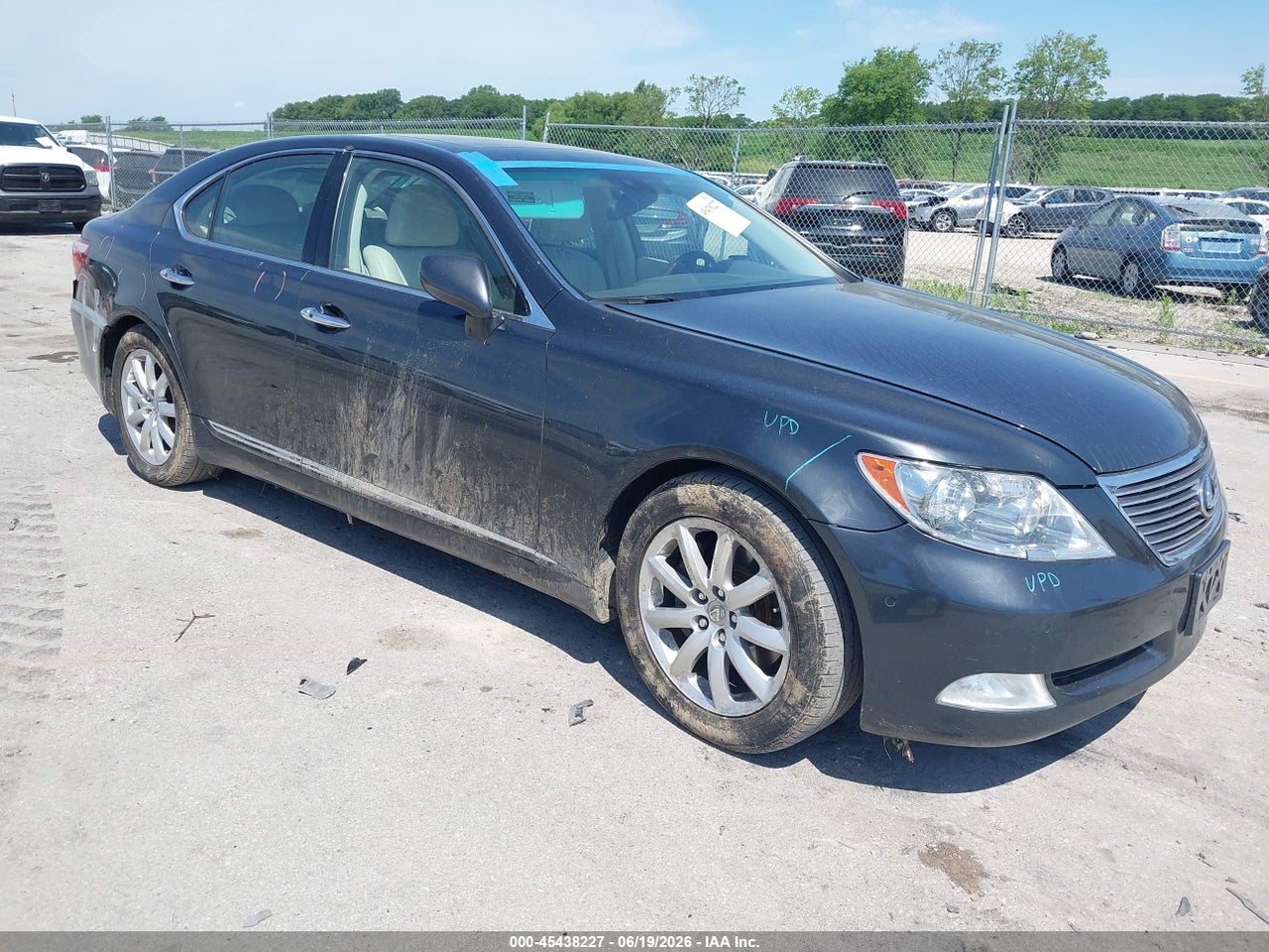 JTHBL46F385****** · 2008 LEXUS LS 460