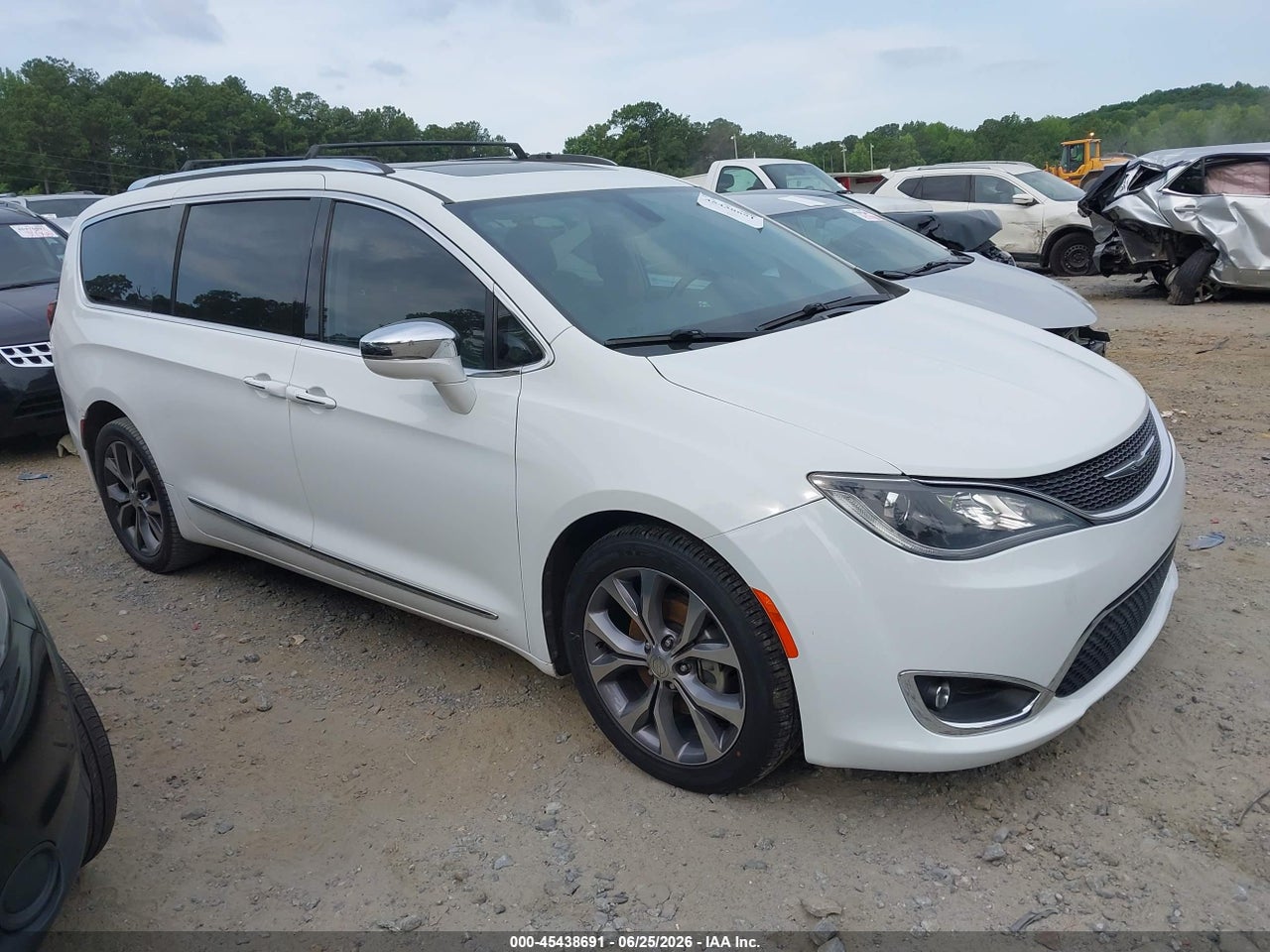 2C4RC1GGXHR****** · 2017 CHRYSLER PACIFICA LIMITED