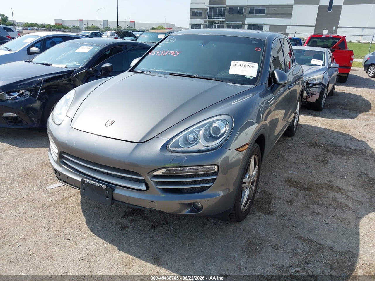 2014 PORSCHE CAYENNE PLATINUM EDITION · 2/11