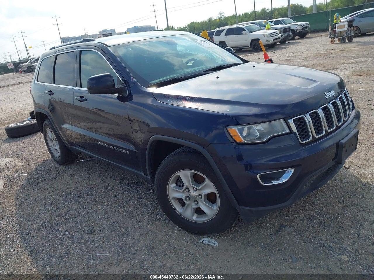 1C4RJEAG6HC****** · 2017 JEEP GRAND CHEROKEE LAREDO 4X2