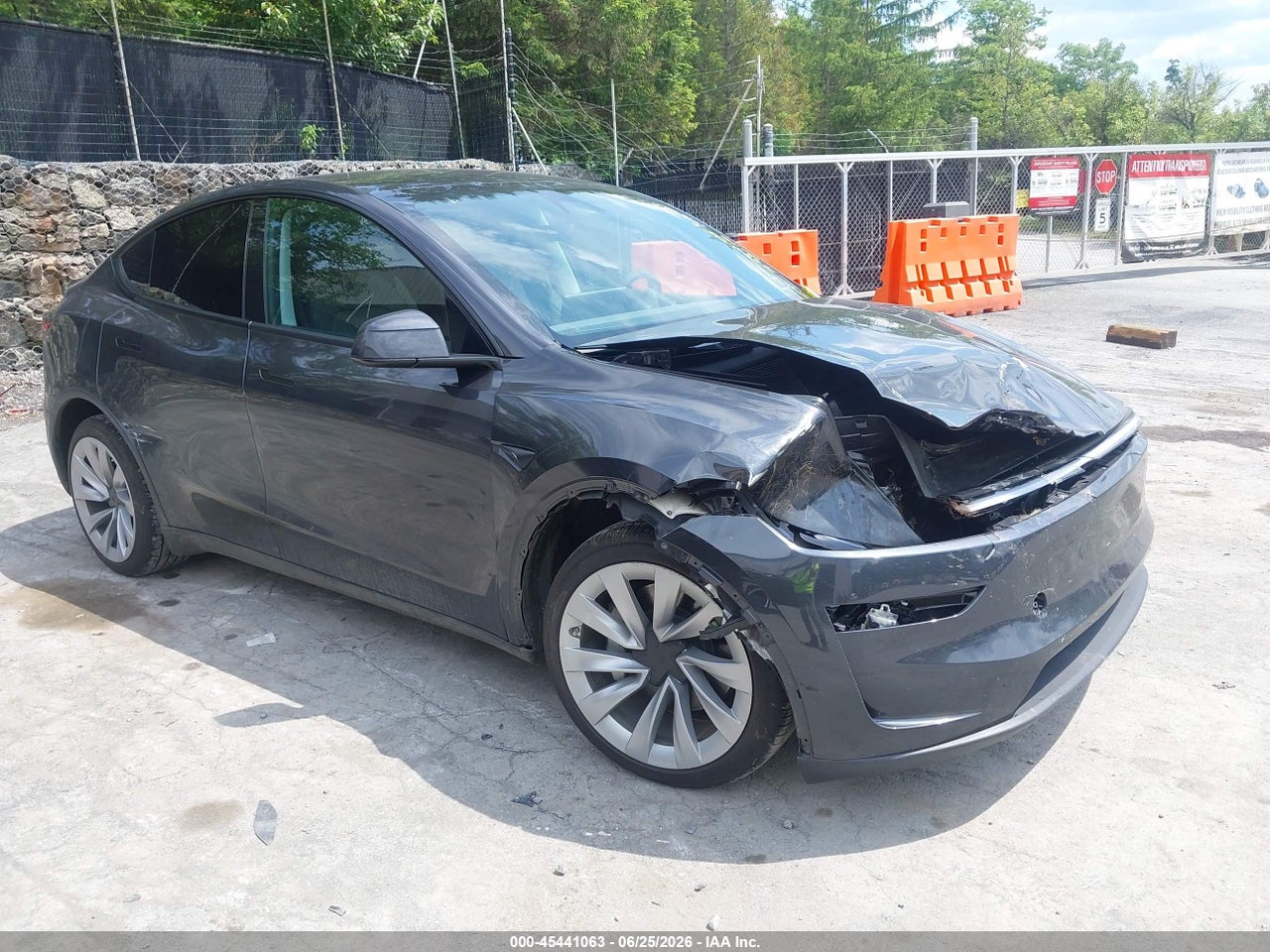 7SAYGDEE8TF****** · 2026 TESLA MODEL Y ALL-WHEEL DRIVE/LONG RANGE LAUNCH SERIES/PREMIUM ALL-WHEEL DRIVE