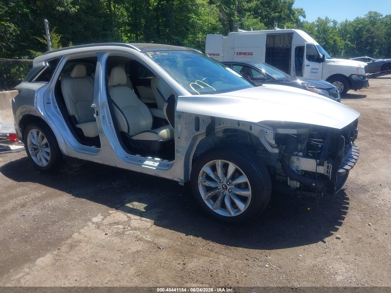 3PCAJ5M3XKF****** · 2019 INFINITI QX50 ESSENTIAL