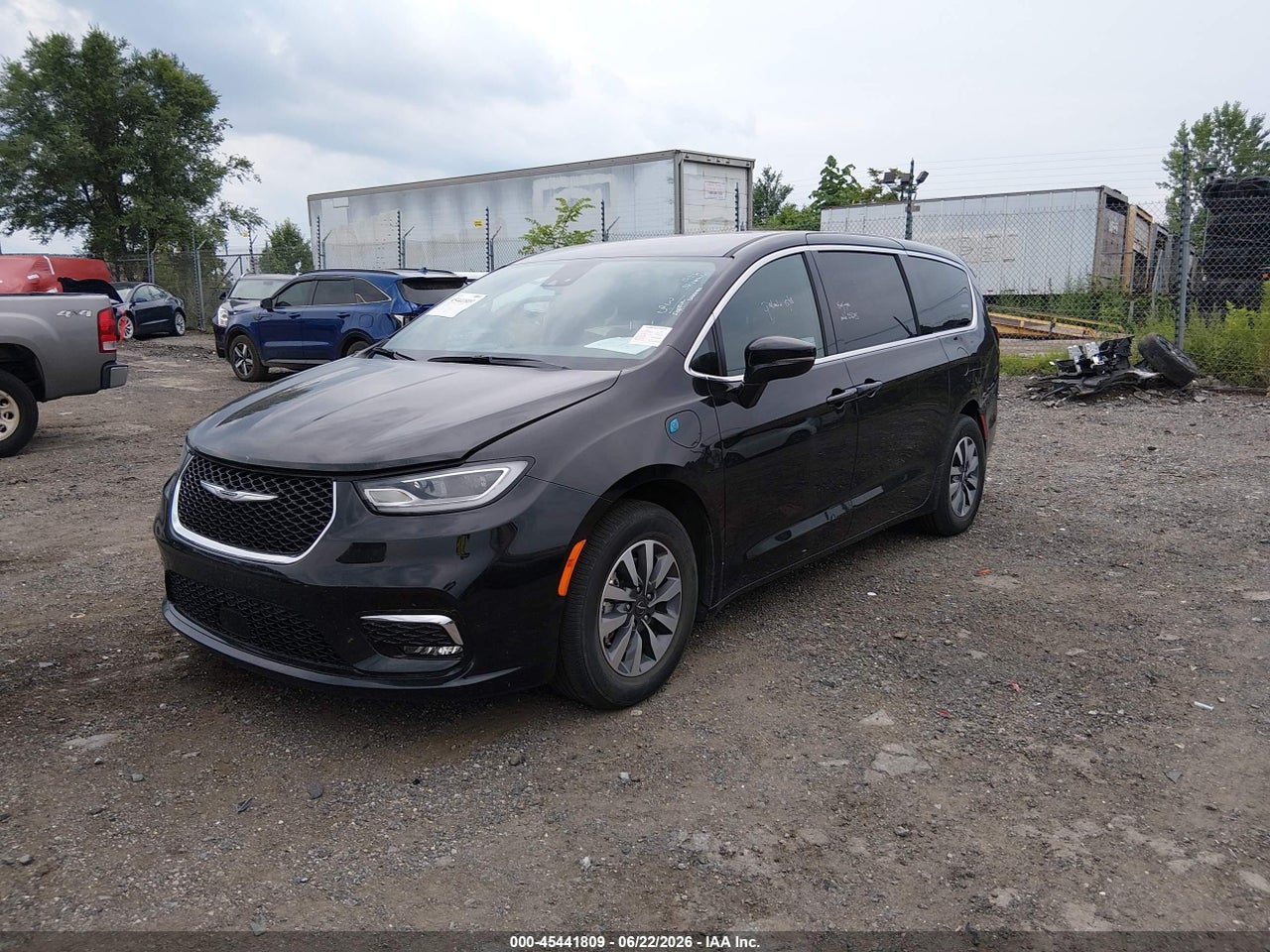 2025 CHRYSLER PACIFICA HYBRID SELECT · 2/11