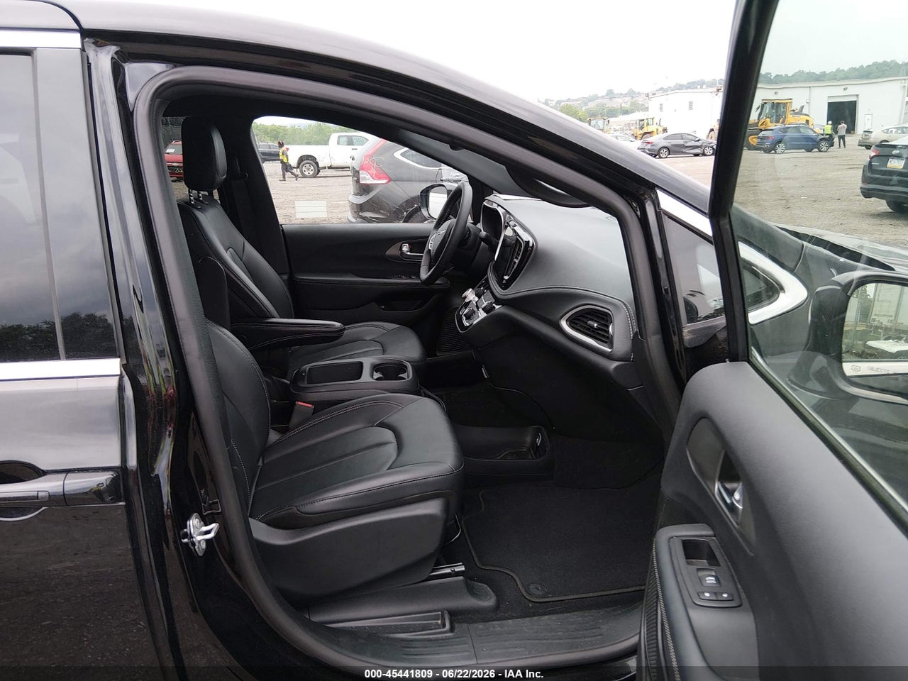 2025 CHRYSLER PACIFICA HYBRID SELECT · 5/11