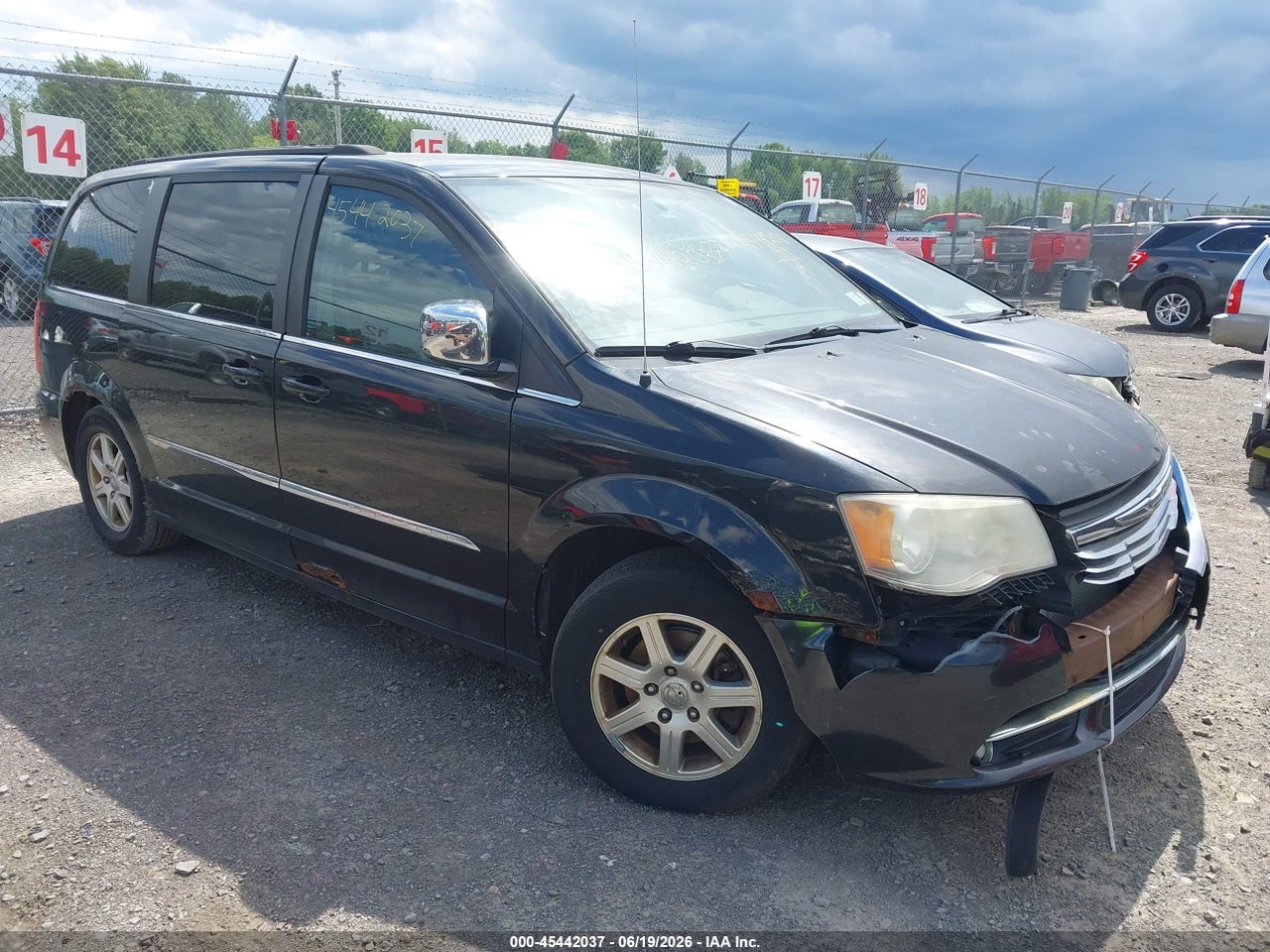 2C4RC1CG7CR****** · 2012 CHRYSLER TOWN &amp; COUNTRY TOURING-L