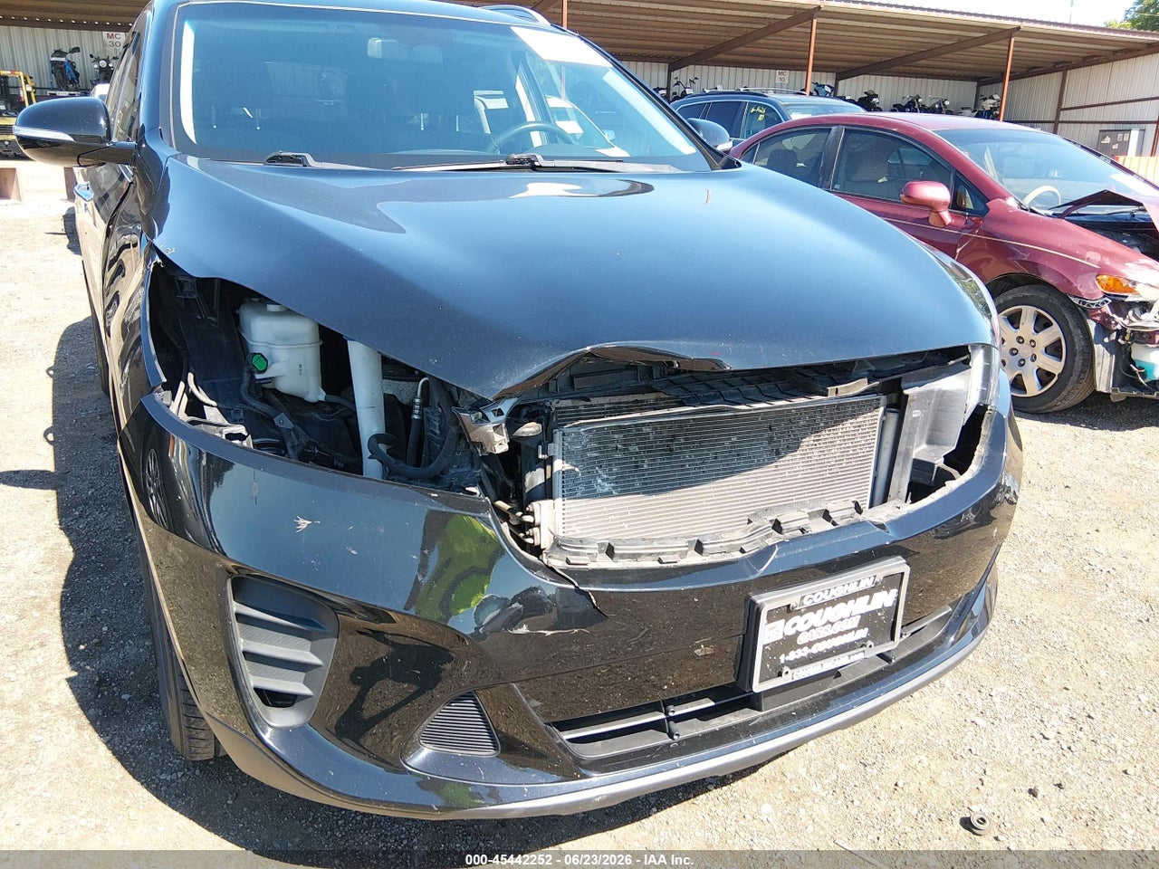 2020 KIA SORENTO 2.4L LX · 6/11