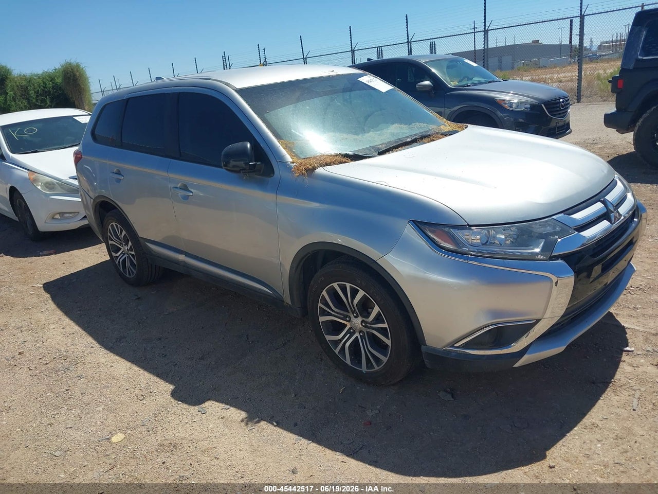 JA4AD2A3XJZ****** · 2018 MITSUBISHI OUTLANDER ES