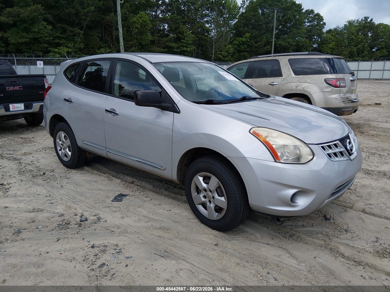 JN8AS5MT4DW****** · 2013 NISSAN ROGUE S