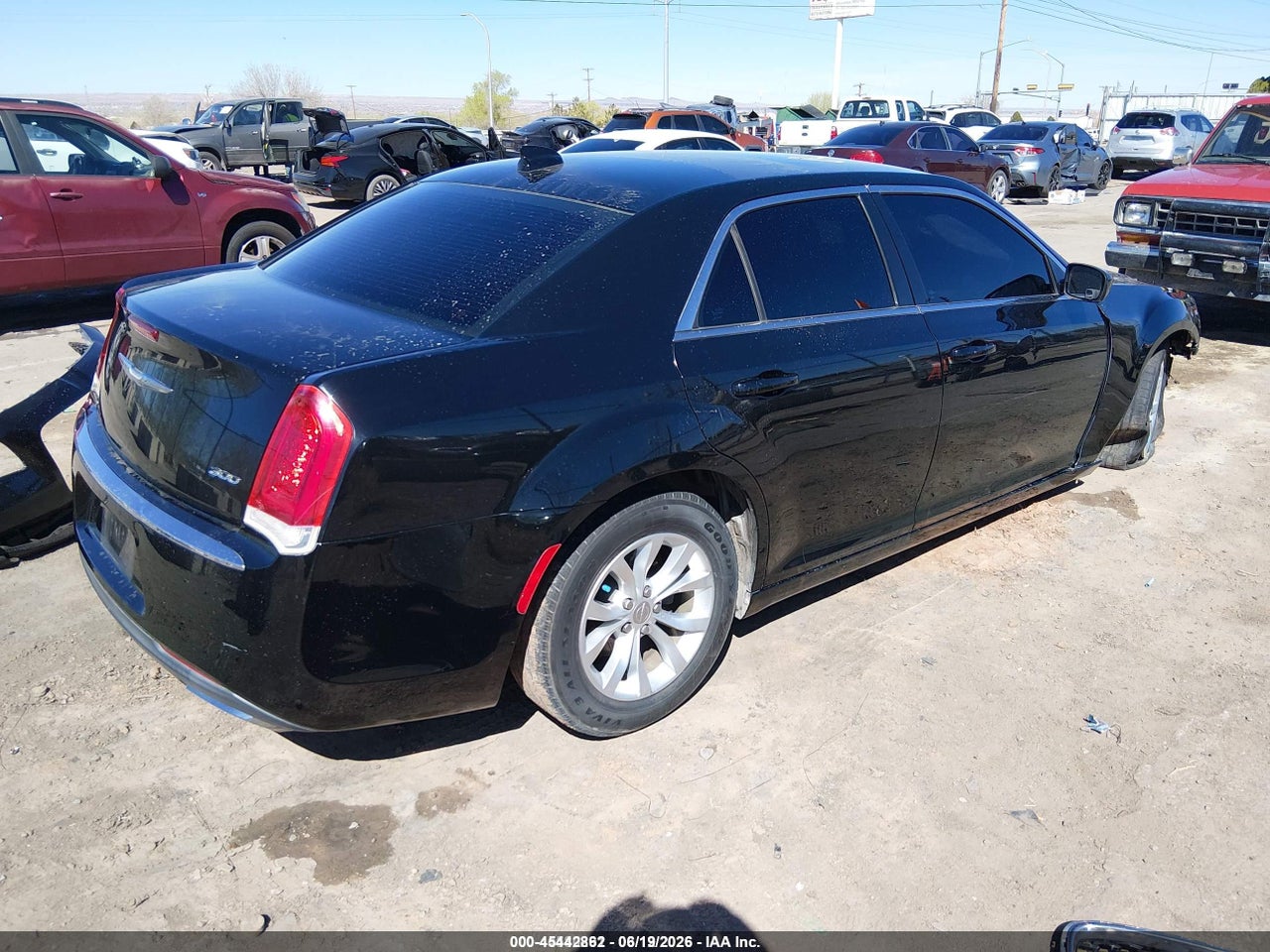 2015 CHRYSLER 300 LIMITED · 4/10