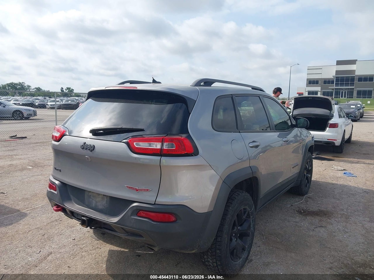 2015 JEEP CHEROKEE TRAILHAWK · 4/11