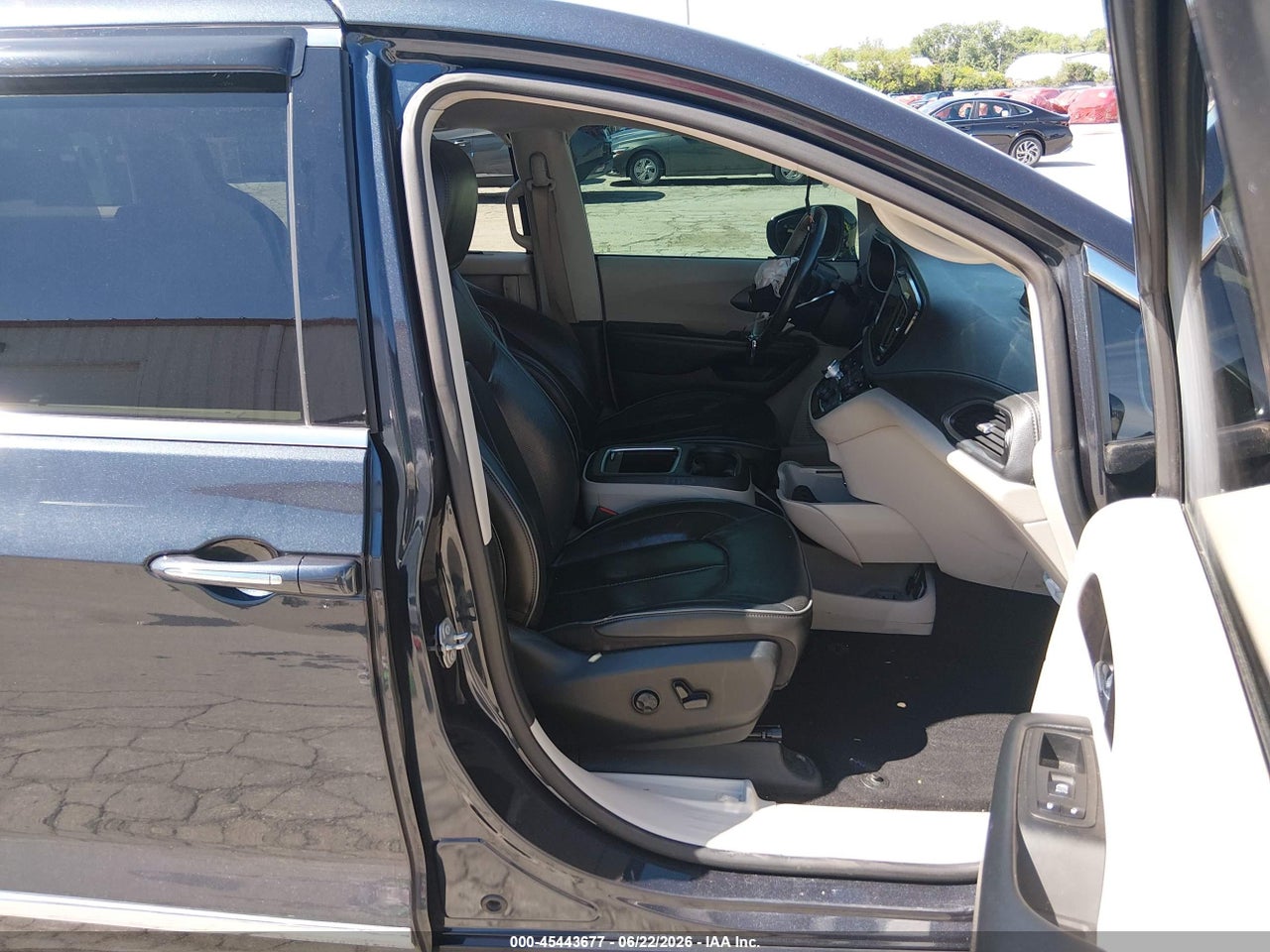 2020 CHRYSLER PACIFICA LIMITED · 5/11