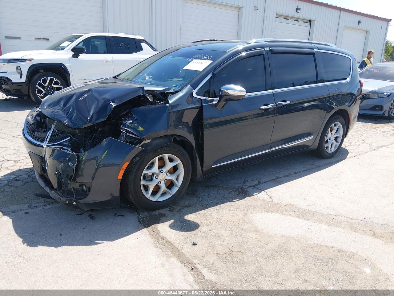 2020 CHRYSLER PACIFICA LIMITED · 2/11