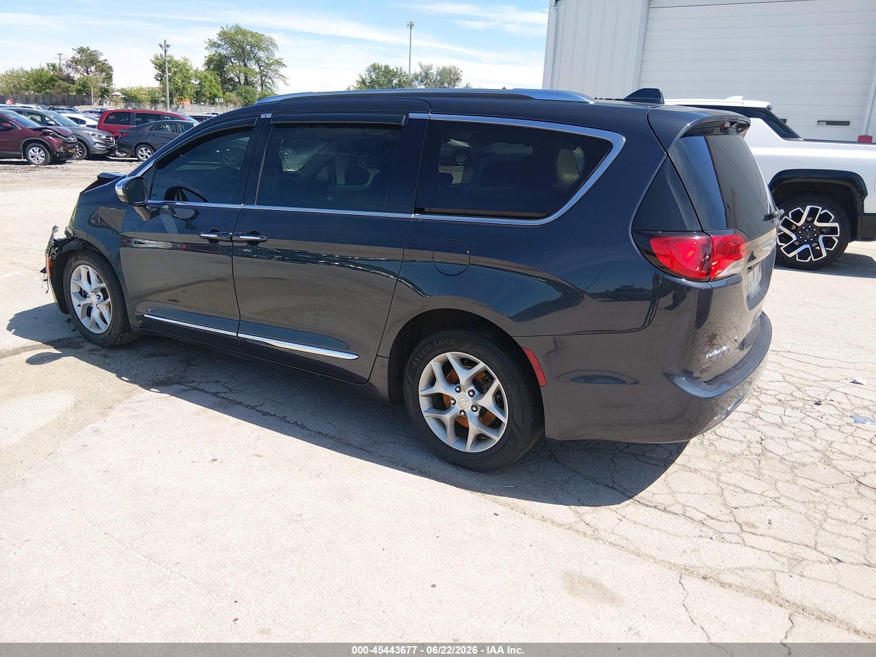 2020 CHRYSLER PACIFICA LIMITED · 3/11