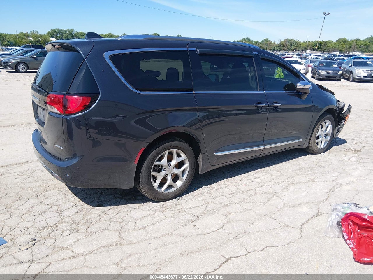 2020 CHRYSLER PACIFICA LIMITED · 4/11