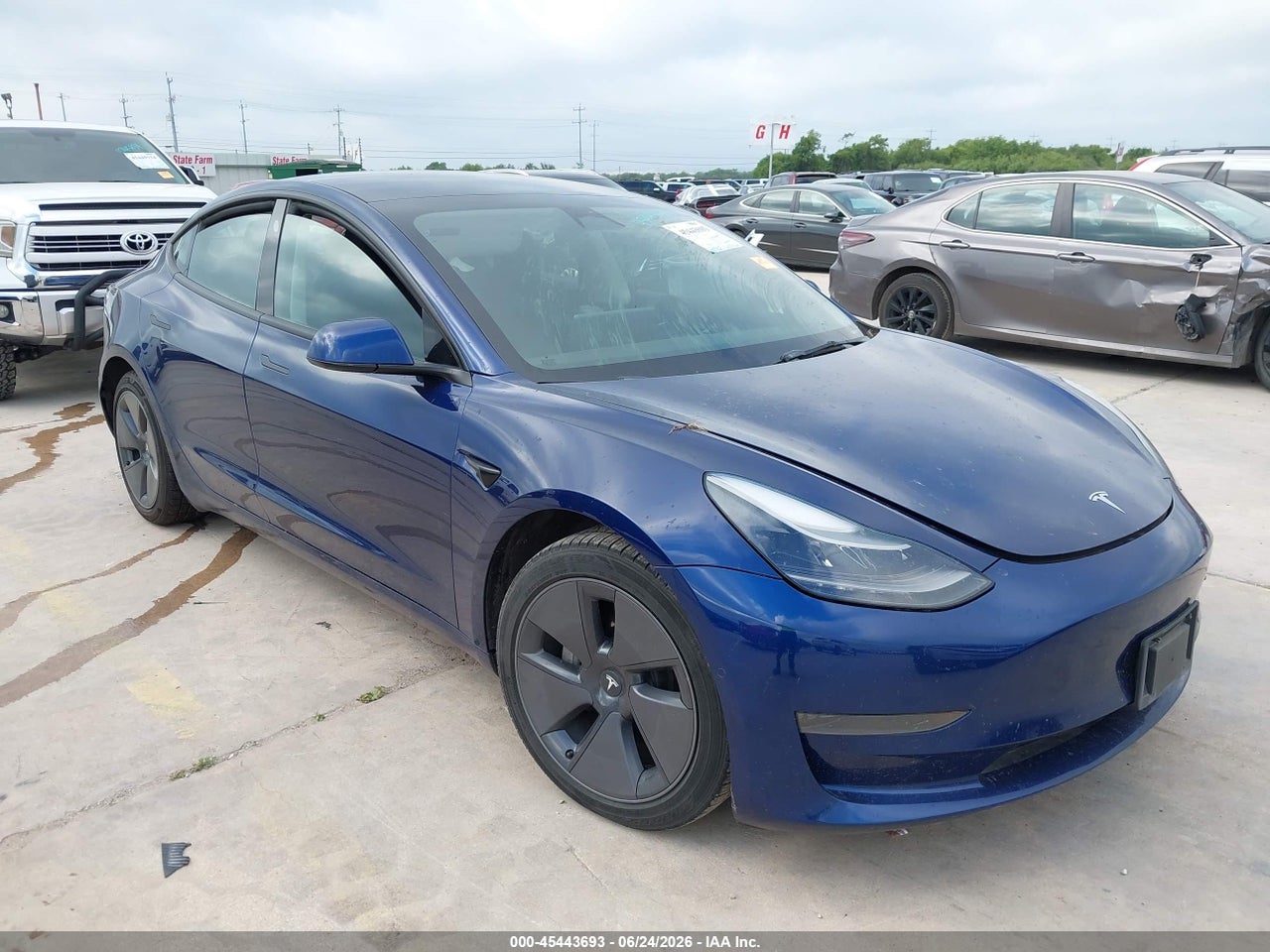 5YJ3E1EA2NF****** · 2022 TESLA MODEL 3 REAR-WHEEL DRIVE
