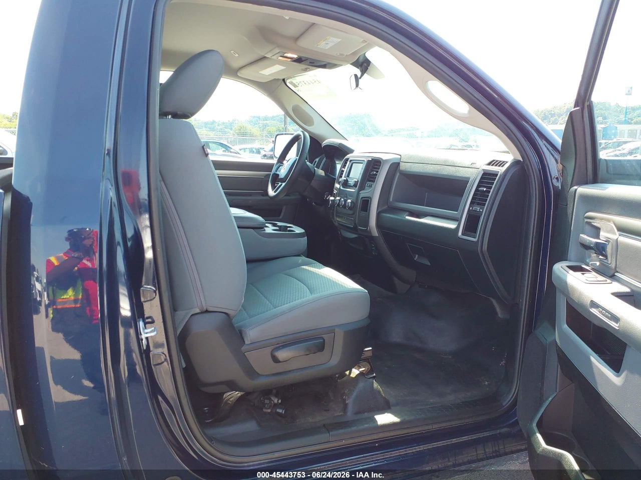 2019 RAM 1500 CLASSIC TRADESMAN  4X2 8' BOX · 5/11