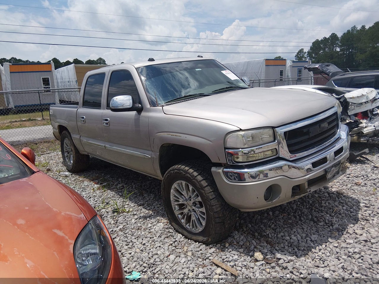 2GTEK13TX51****** · 2005 GMC SIERRA 1500 SLT