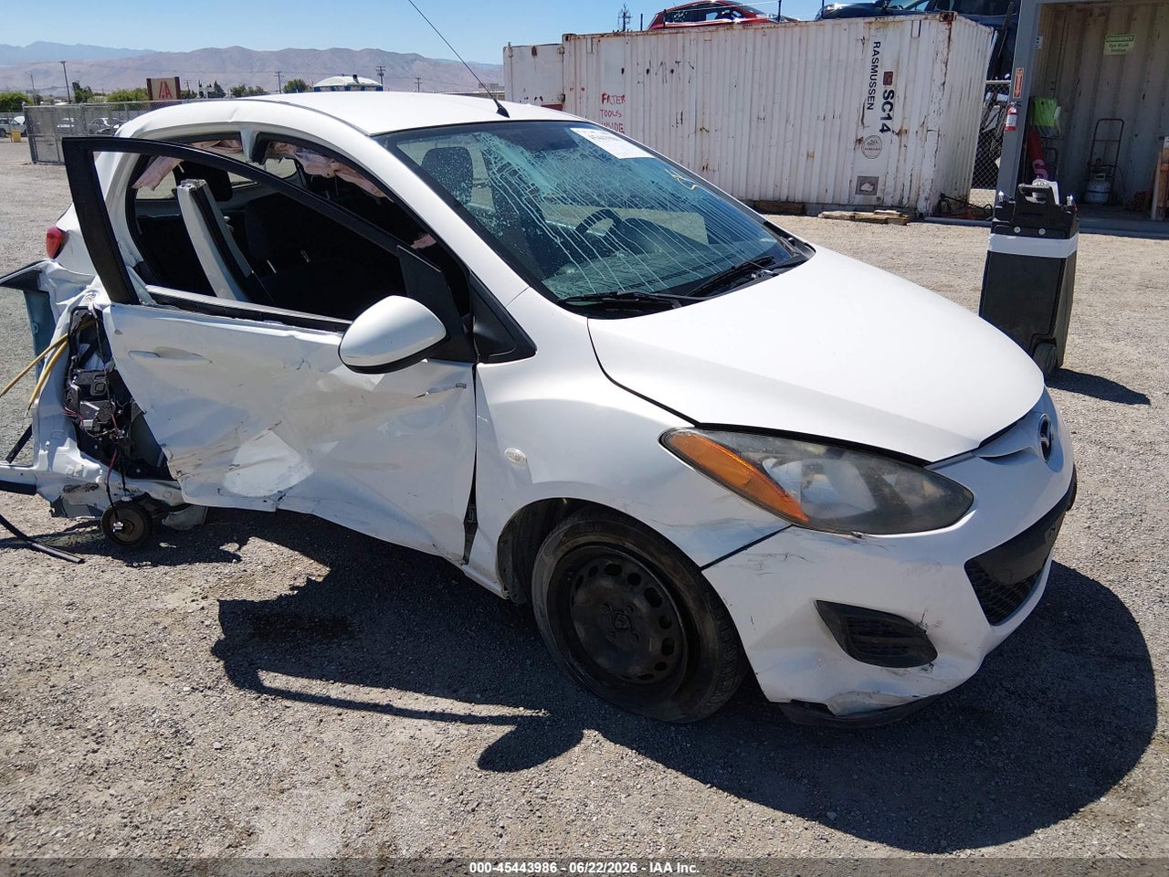 JM1DE1KZXE0****** · 2014 MAZDA MAZDA2 SPORT