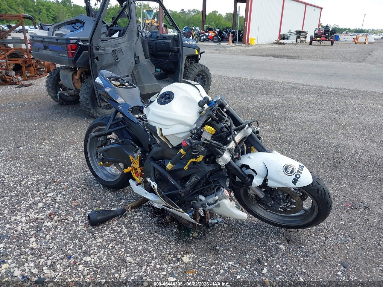 JS1GN7FA7B2****** · 2011 SUZUKI GSX-R600