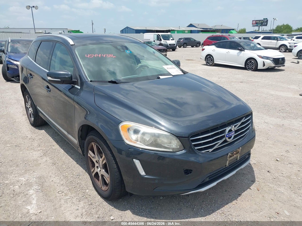 YV4902RD3F2****** · 2015 VOLVO XC60 T6 PLATINUM