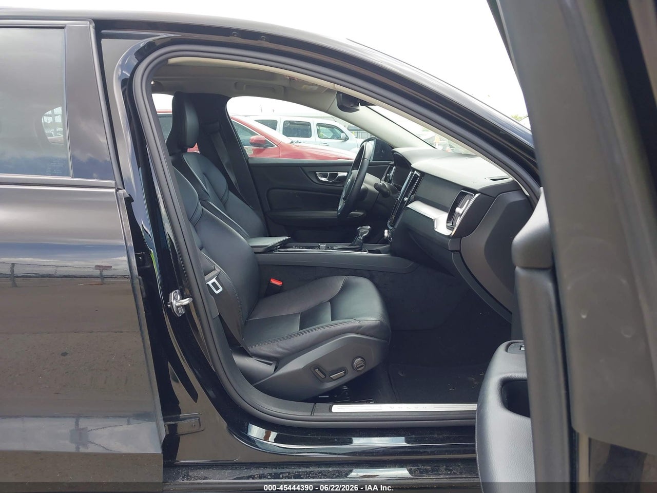 2020 VOLVO S60 T5 MOMENTUM · 5/11