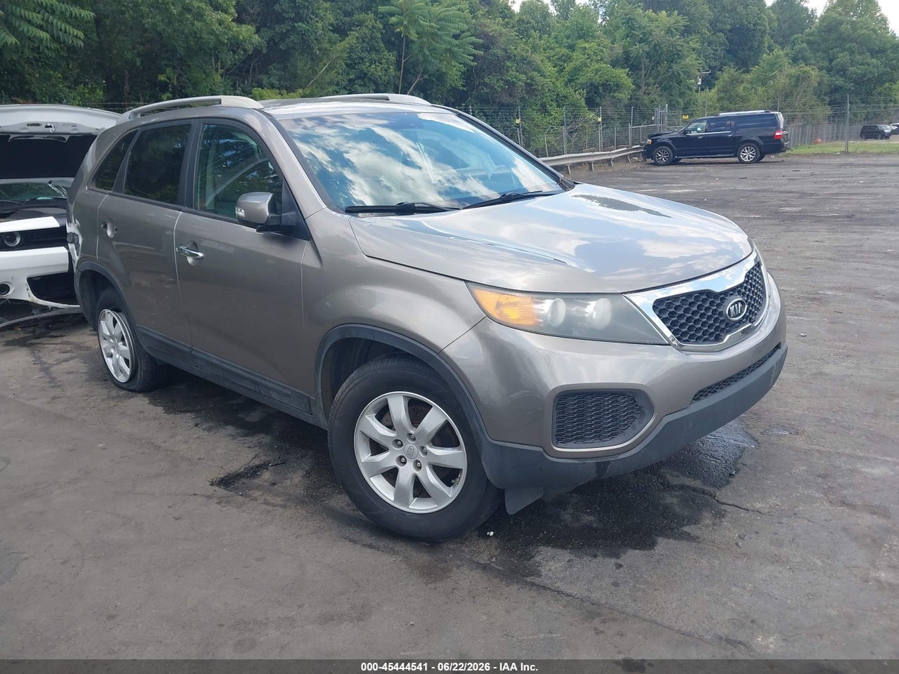 5XYKT4A25BG****** · 2011 KIA SORENTO LX V6