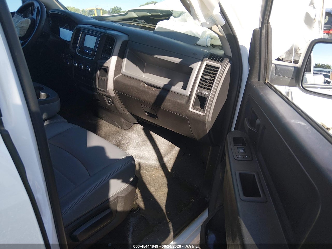 2019 RAM 1500 CLASSIC TRADESMAN  4X2 6'4 BOX · 5/7