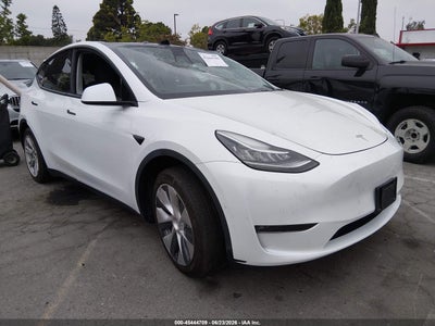 7SAYGDEE3NF****** · 2022 TESLA MODEL Y LONG RANGE DUAL MOTOR ALL-WHEEL DRIVE