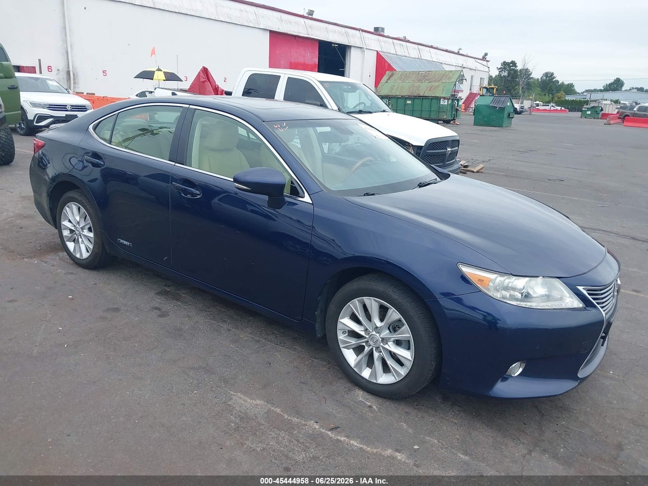 JTHBW1GG6D2****** · 2013 LEXUS ES 300H