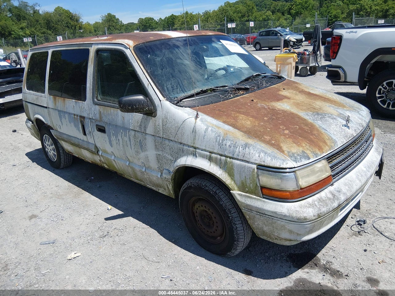 2P4GH45R4SR****** · 1995 PLYMOUTH VOYAGER SE