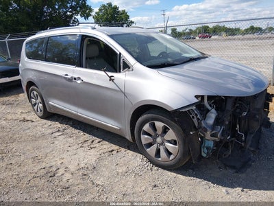 2018 CHRYSLER PACIFICA HYBRID LIMITED
