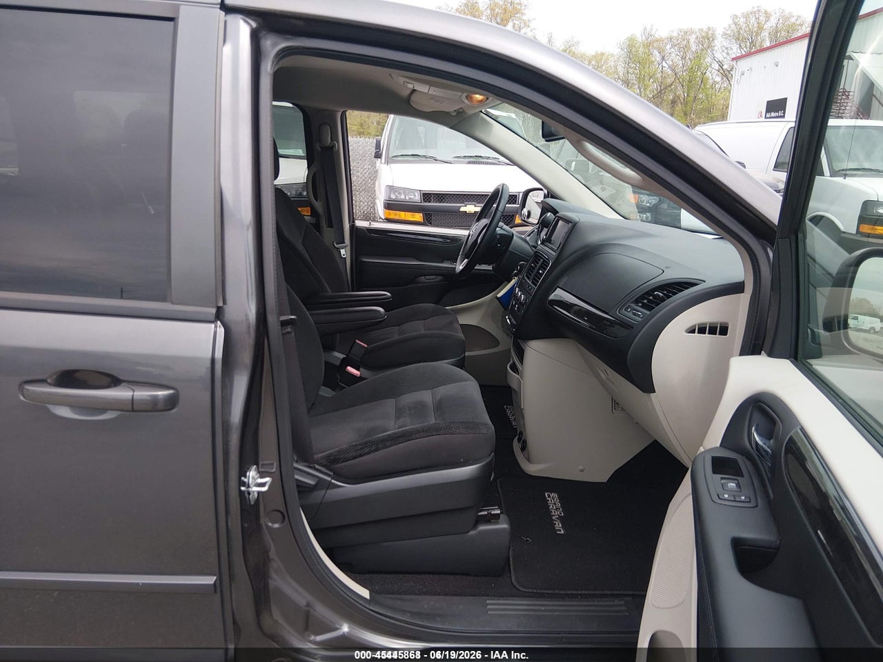 2C4RDGBG8HR****** · 2017 DODGE GRAND CARAVAN SE · 5/11