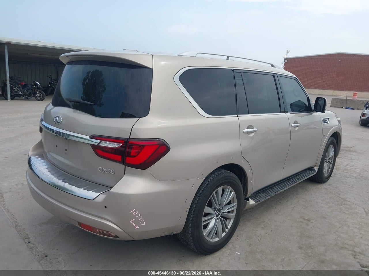 2018 INFINITI QX80 · 4/11