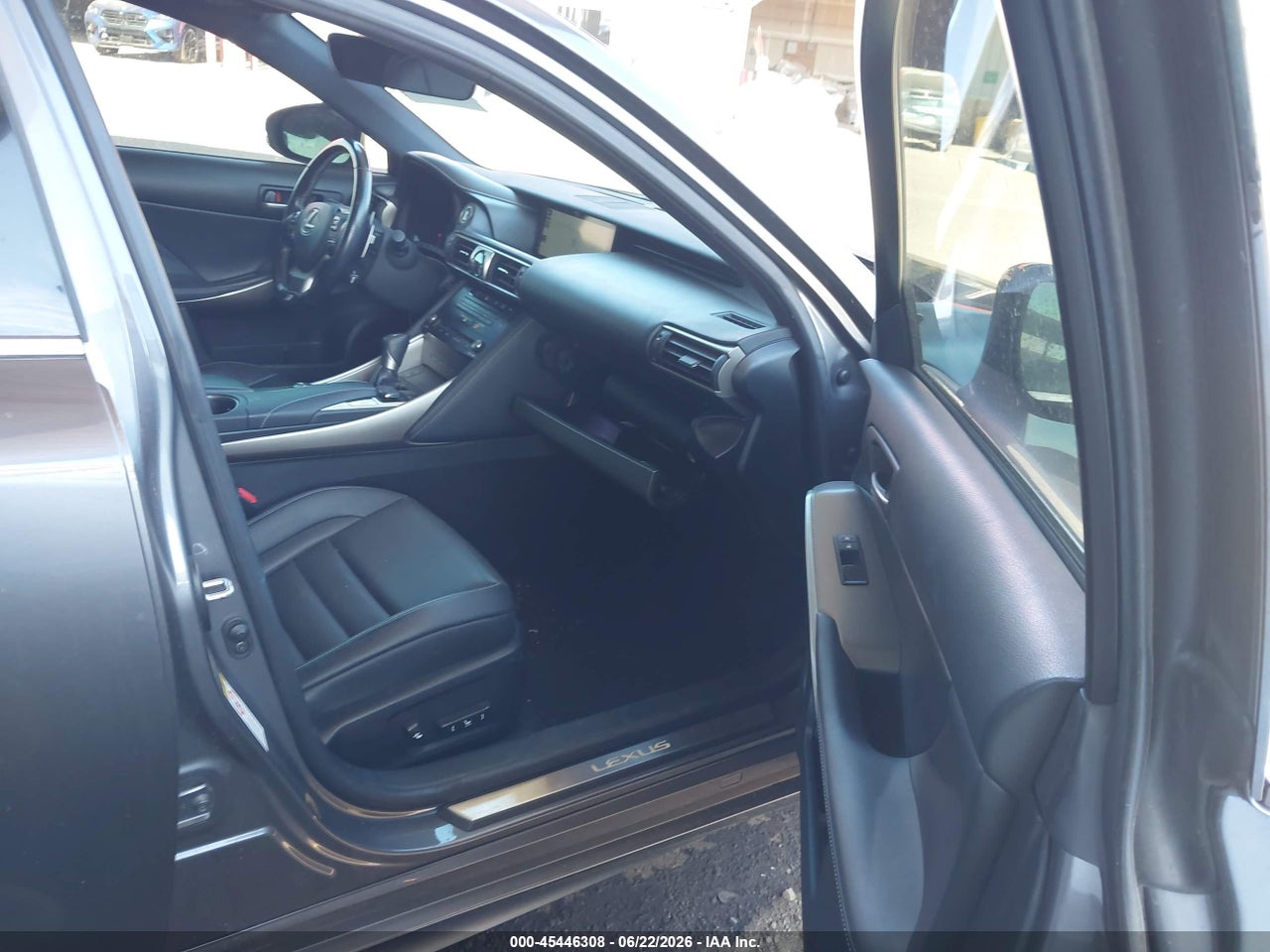 2017 LEXUS IS 200T · 5/11
