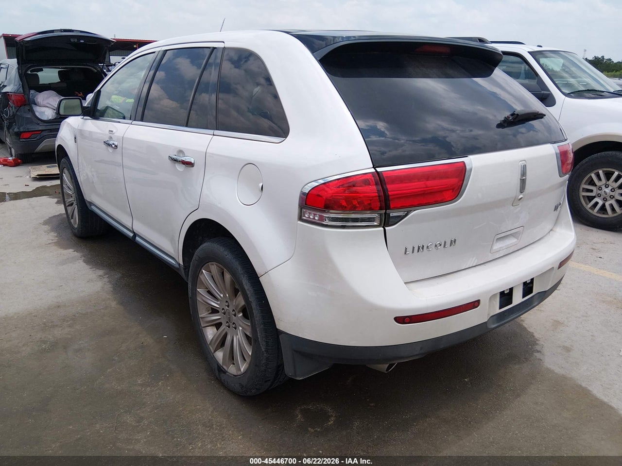 2LMDJ6JK3DB****** · 2013 LINCOLN MKX   · 3/11