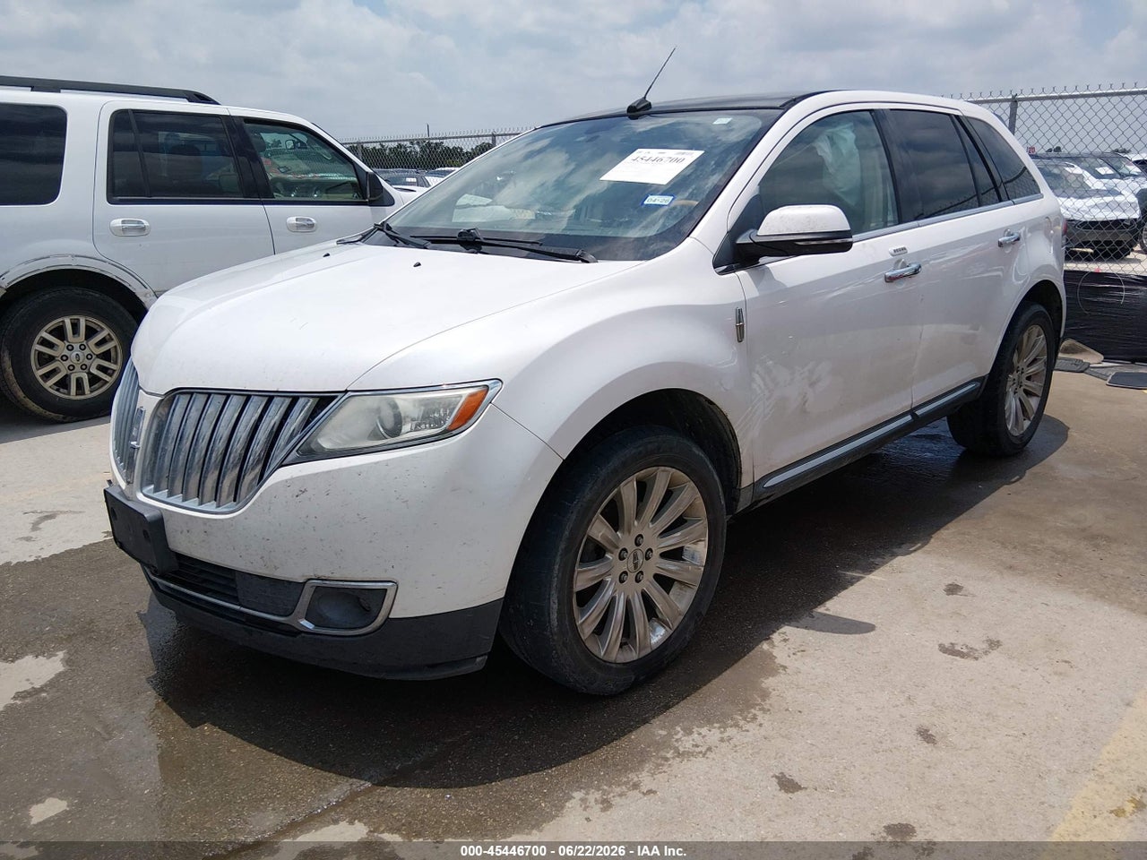 2LMDJ6JK3DB****** · 2013 LINCOLN MKX   · 2/11