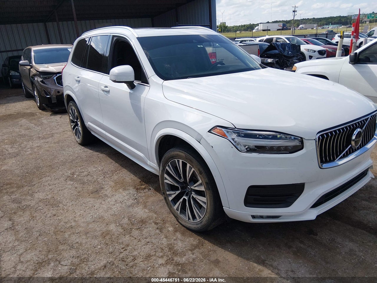 YV4A22PK9L1****** · 2020 VOLVO XC90 T6 MOMENTUM 7 PASSENGER