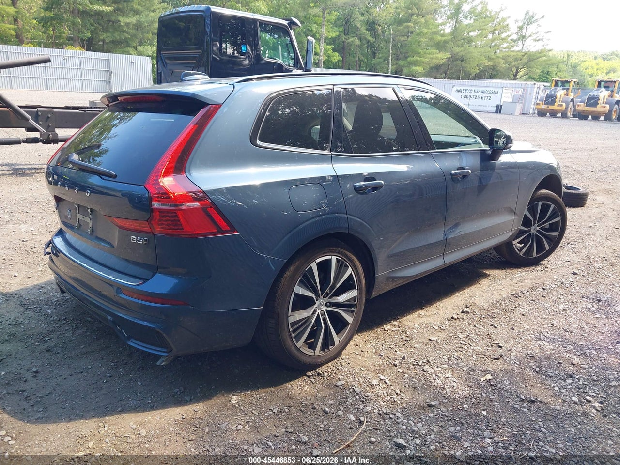 2025 VOLVO XC60 B5 PLUS · 4/11