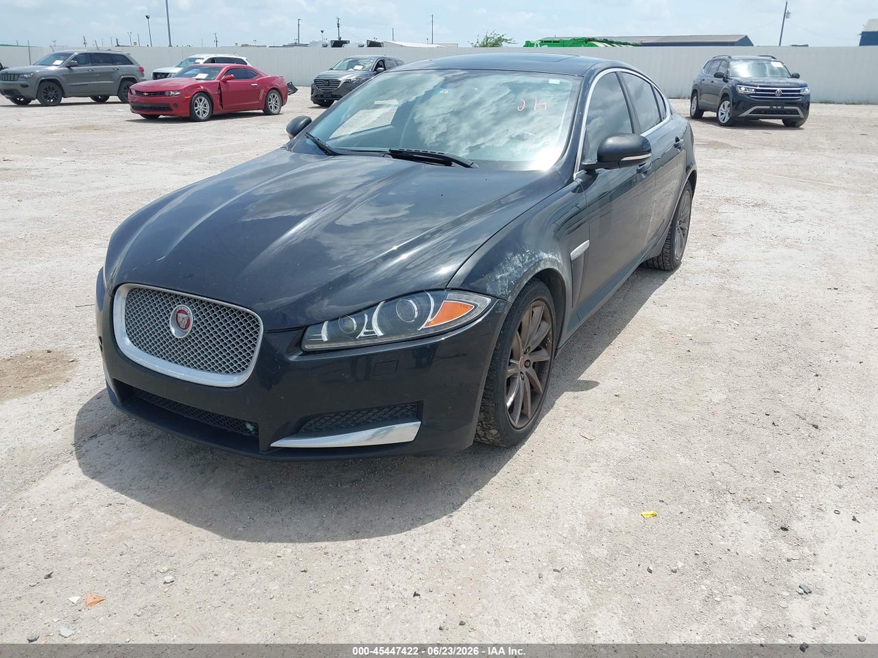 2015 JAGUAR XF 2.0T PREMIUM · 2/11
