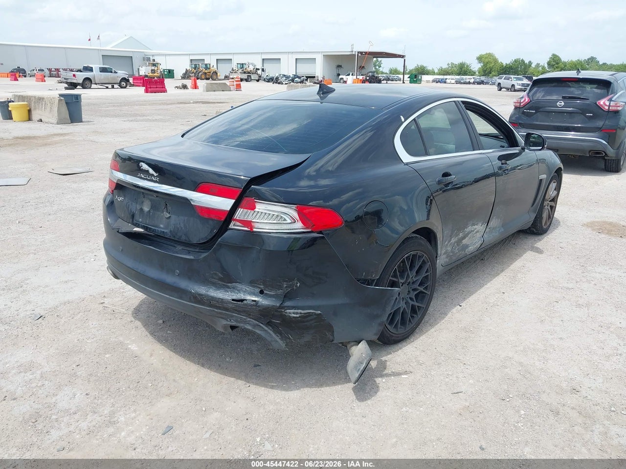2015 JAGUAR XF 2.0T PREMIUM · 4/11