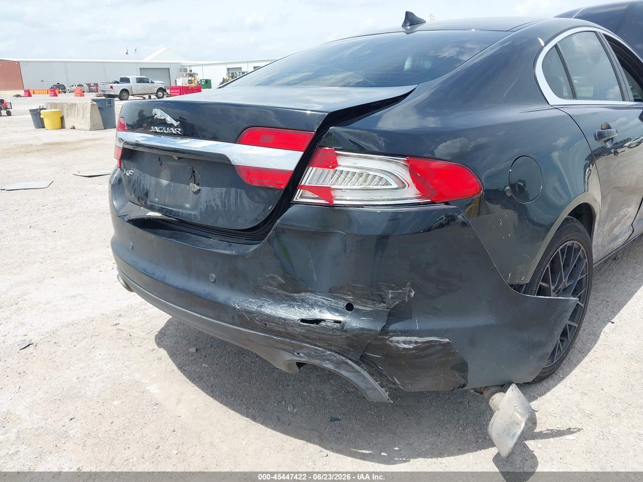 2015 JAGUAR XF 2.0T PREMIUM · 6/11